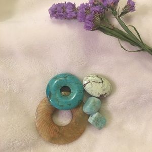 Genuine stones / beads